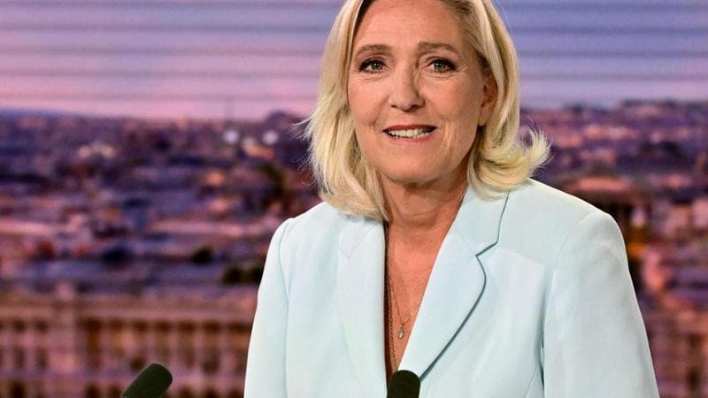 Francia, Le Pen rimborsa il prestito russo e si rafforza in vista delle Europee