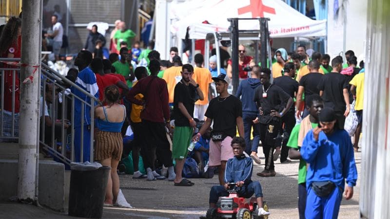 Migranti, la rivolta dei governatori contro i nuovi centri per il rimpatrio