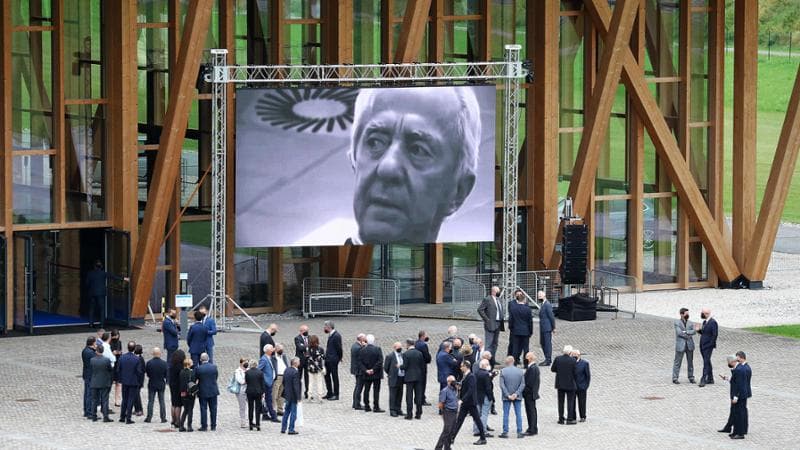 Il saluto di parenti e amci di Leonardo Del Vecchio morto all'et&agrave; di 87 anni&nbsp;ANSA / Andrea Solero
