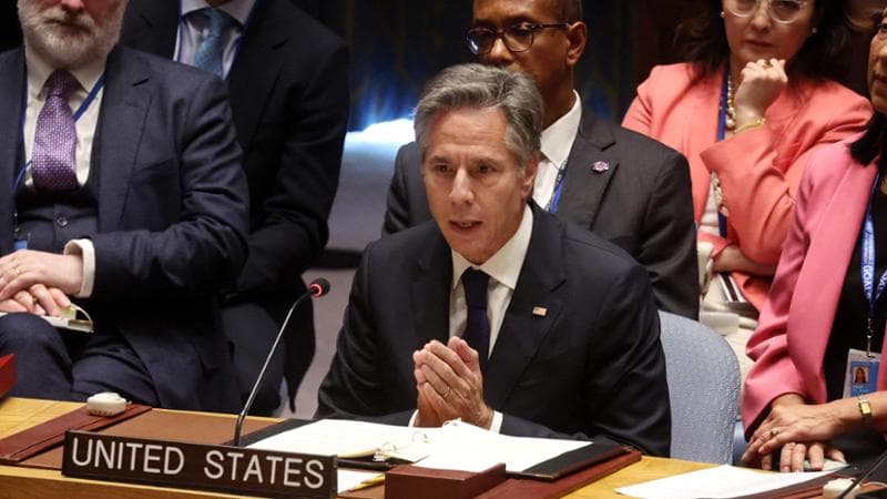 Diplomazia a muso duro: il galateo dimenticato come in un talk show