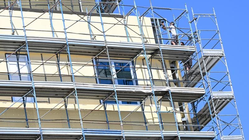 L’Istat conferma il +3,7% del Pil nel 2022, mentre nel 2021 la crescita sale di 1,3 punti. “Superbonus azzera vantaggi sul deficit”