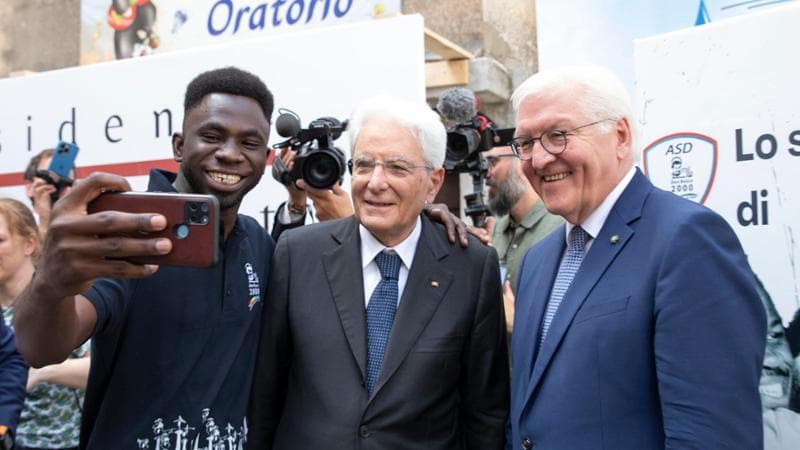 Il Presidente della Repubblica Sergio Mattarella con Frank-Walter Steinmeier, Presidente della Repubblica Federale di Germania, all&rsquo;Associazione Don Bosco 2000 (foto di Francesco Ammendola)
