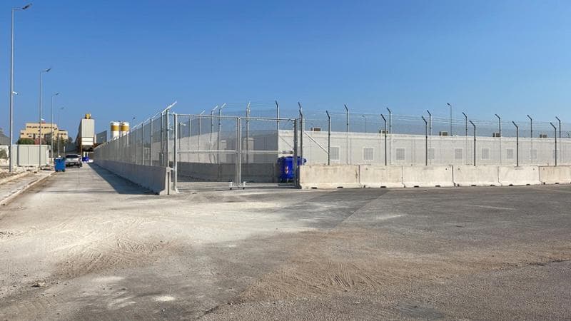 Container, barriere e filo spinato: ecco il Cpr per chi arriva dai Paesi sicuri