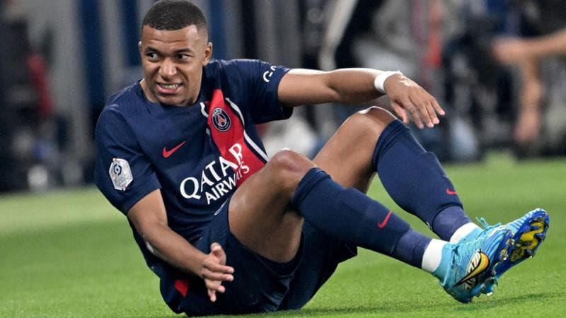 Il Psg travolge 4-0 il Marsiglia. Mbappé esce per infortunio, Luis Enrique: “Niente di grave”