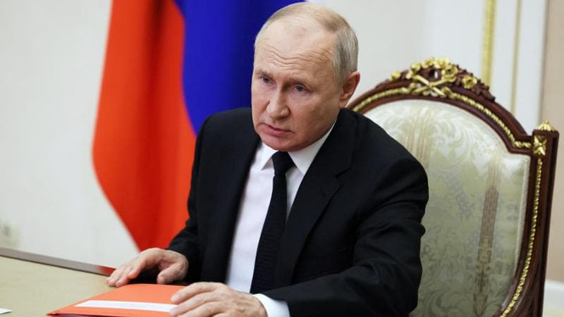 Russia, spese militari al 6% del Pil: Putin duplica lo sforzo bellico e punta alla vittoria nel 2024