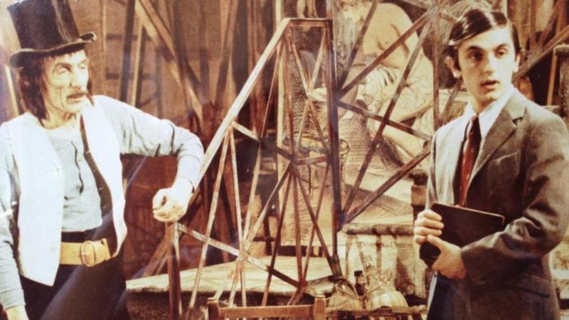 Eduardo De Filippo e un giovane Vincenzo Salemme a fine anni Settanta sulla scena del Cilindro
