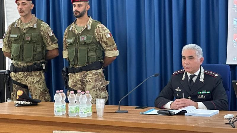 La conferenza stampa degli inquirenti al Comando regione Sardegna
