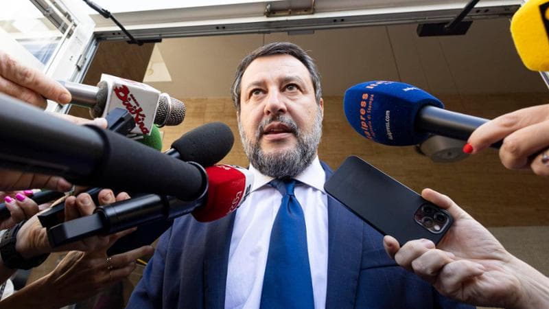 Salvini lancia il tour da ministro-leader. “L’Italia del sì”, a dispetto dei no di Meloni (come nel 2018 contro Conte)