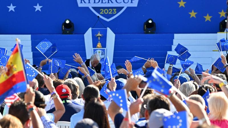 Un'immagine della cerimonia inaugurale
