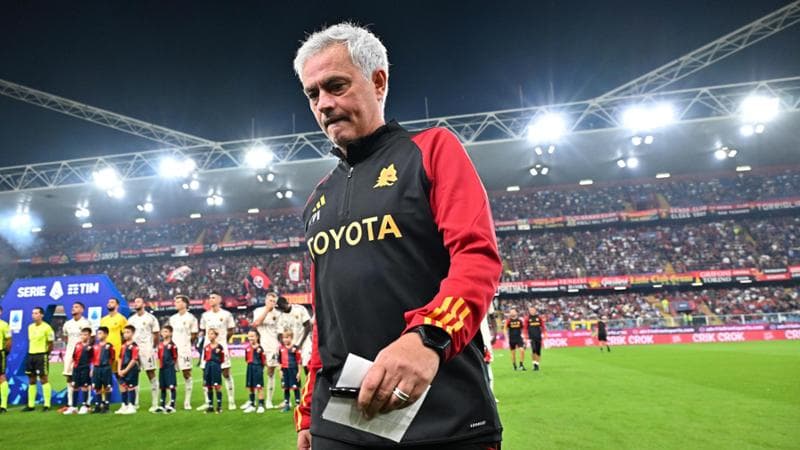 Roma in crisi: la mestizia di Mourinho e di una squadra che con Lukaku ha smesso di cercare il gioco. Il tecnico: “Passata una notte insonne”