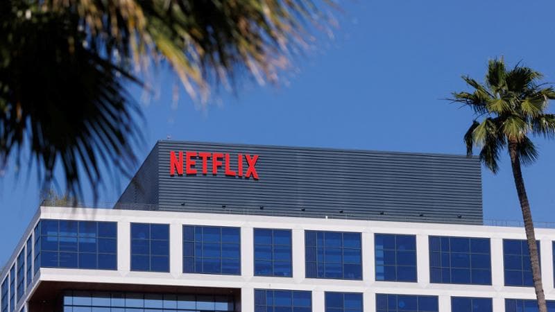 Netflix, fine di un’era: stop alla consegna a casa dei film. Chi ha i dvd non dovrà restituirli