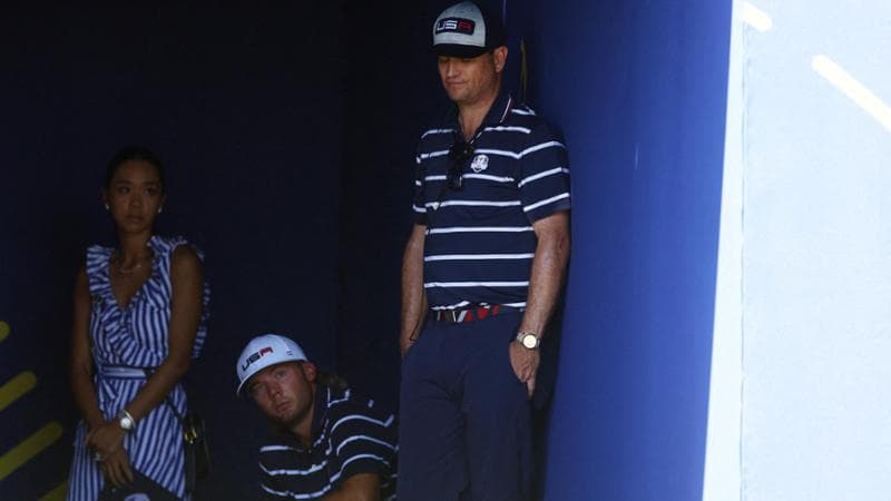 Il capitano di Team USA Zach Johnson deluso accanto a Sam Burns
