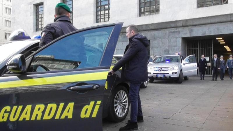 Torna il conflitto d’interessi: sotto esame in commissione per evitare nuovi Qatargate o casi Santanchè. L’assist di Conte che rimescola le alleanze