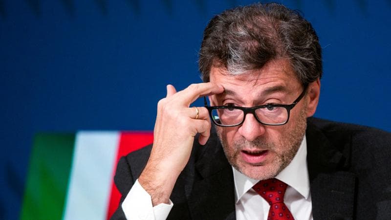 La manovra in tre tempi da 23,5 miliardi in deficit: subito contratti pubblici e conguaglio pensioni