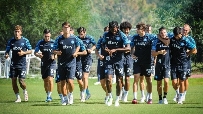 Un momento dell'allenamento del Napoli a Castel Volturno
