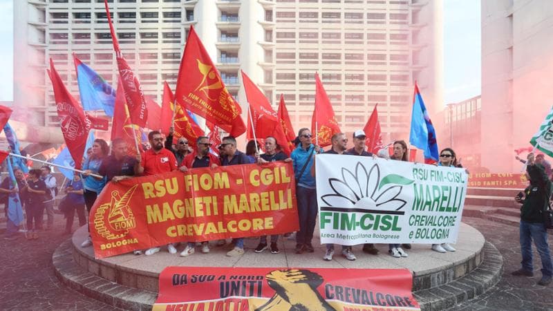 I lavoratori della Marelli dello stabilimento di Crevalcore
