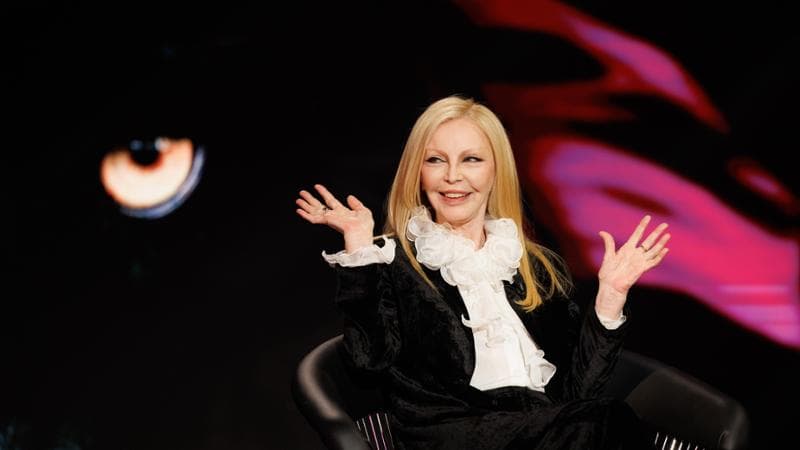 Patty Pravo: “Ho provato tutte le droghe possibili. E mai fatto un lifting, solo qualche piccola iniezione”