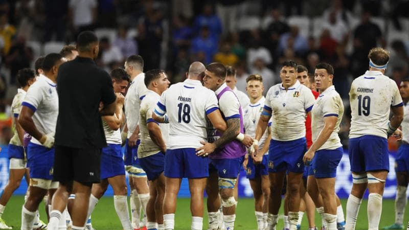 Gli azzurri dopo la sconfitta con gli All Blacks
