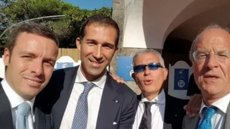 Il giudice Giuseppe Cioffi (terzo da sinistra) alla convention di Forza Italia nel 2018
