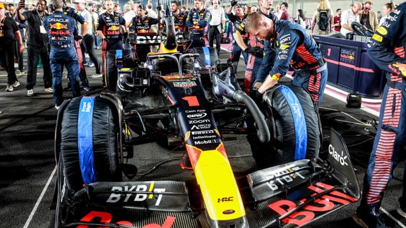 Tre pit stop e non più di 18 giri per ogni set di gomme: le regole già scritte per Gp del Qatar