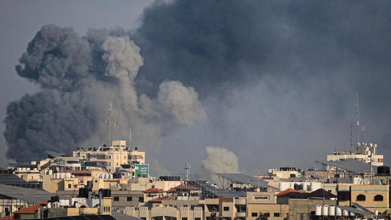 Il Papa chiama il parroco di Gaza dopo l’appello al cessate il fuoco: “Vi sono vicino”