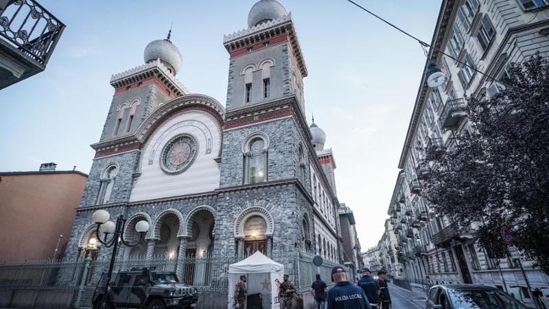 Terrorismo, elevato il livello di allerta per tutti gli obiettivi sensibili: faro su lupi solitari e infiltrati