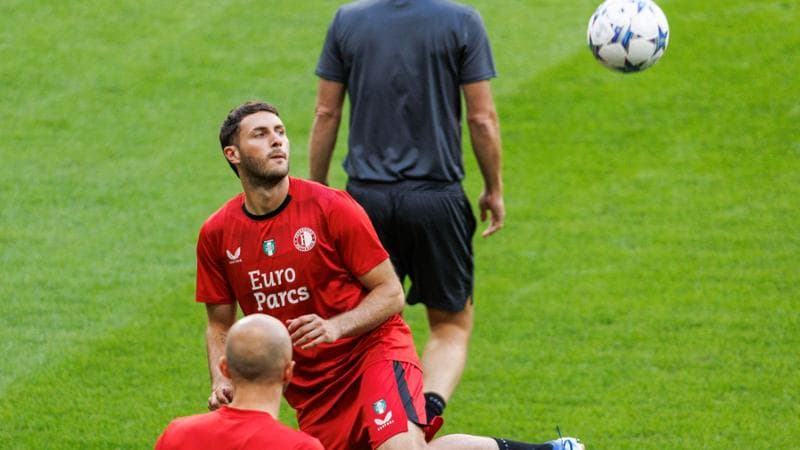 Santiago Gimenez in allenamento

