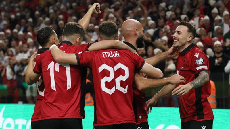 Albania-Repubblica Ceca, Seferi esulta con i compagni
