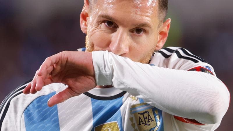 Sanabria e lo sputo a Messi: da Totti a Rijkaard, quanti precedenti