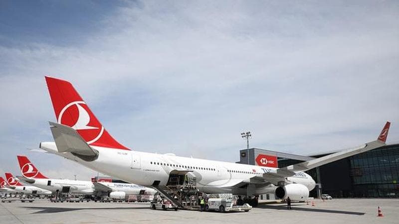 AEREI DI TURKISH A ISTANBUL
