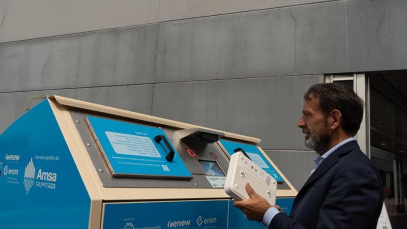 Una montagna di smartphone incombe sull’ambiente: in Ue si tengono in casa 700 milioni di vecchi telefoni ma il riciclo Raee è sotto il 50%