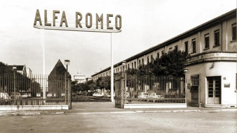 Urso: “Oggi in Italia una sola casa automobilistica, colpa di Prodi”. La replica: “Stupito dal ministro, gli rinfresco la memoria”