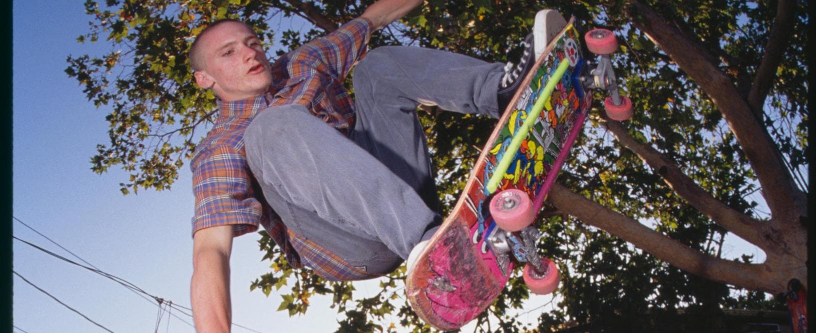 Lo skater Mike Vallely nel 1989 (foto Spike Jonze)
