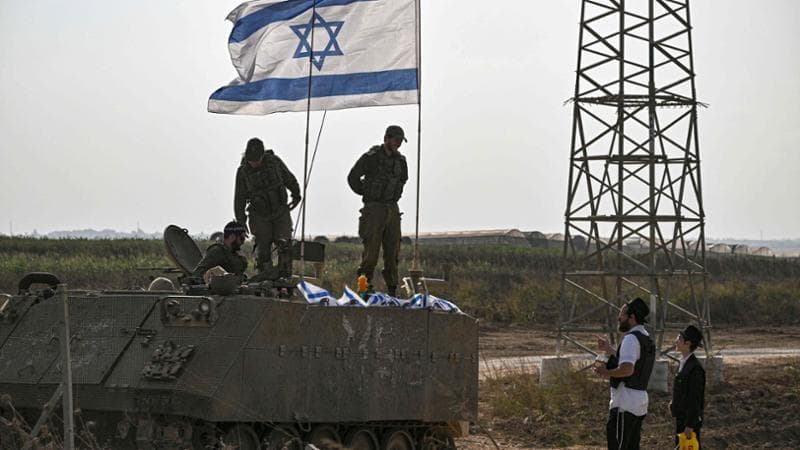 Tra i tank pronti a entrare a Gaza. “Sarà peggio della battaglia di Mosul”