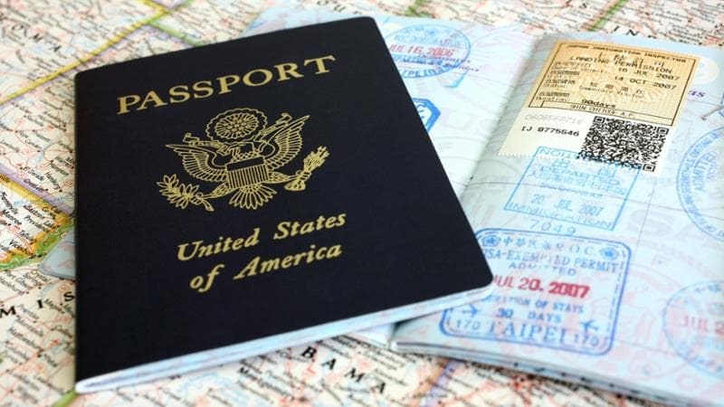 Turisti Usa, addio visto per la Ue: dal 2025 si entra con scansione volto e impronte online