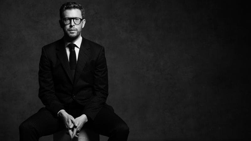 Nicholas Cullinan, direttore della National Portrait Gallery di Londra, &egrave; curatore della mostra sui paraventi (foto Zoe Law)
