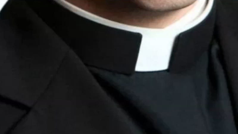 Polonia, orge a casa di un prete: vescovo si dimette dopo lo scandalo dei festini hard
