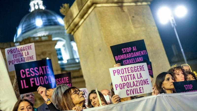 La fiaccolata per la pace a Roma
