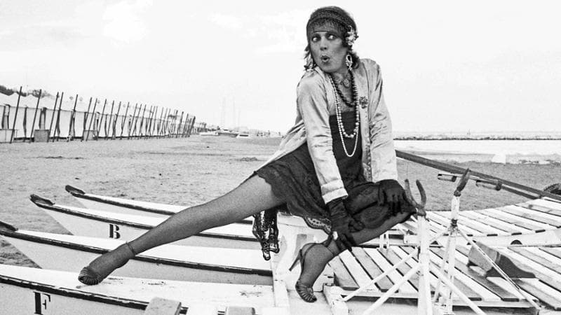 Leopoldo Mastelloni: “Sempre bullizzato, dopo la bestemmia in tv mi aiutarono Maurizio Costanzo e Raffaella Carrà. Mi manca il teatro”