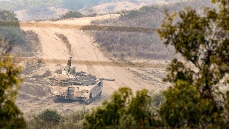 Tank, navi e truppe, l’attacco integrato di Israele per sorprendere Hamas