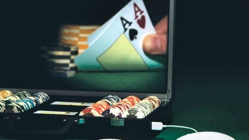 Azzardo, videogiochi e social. Quei ragazzi persi nel web