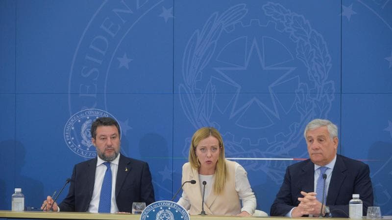 Manovra, intesa nel governo: “Nessun emendamento dalla maggioranza”. Mattarella autorizza l’invio alle Camere