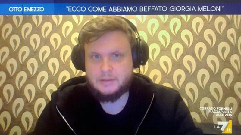 Il comico Rursso Lexus alla trasmissione Otto e mezzo su La7
