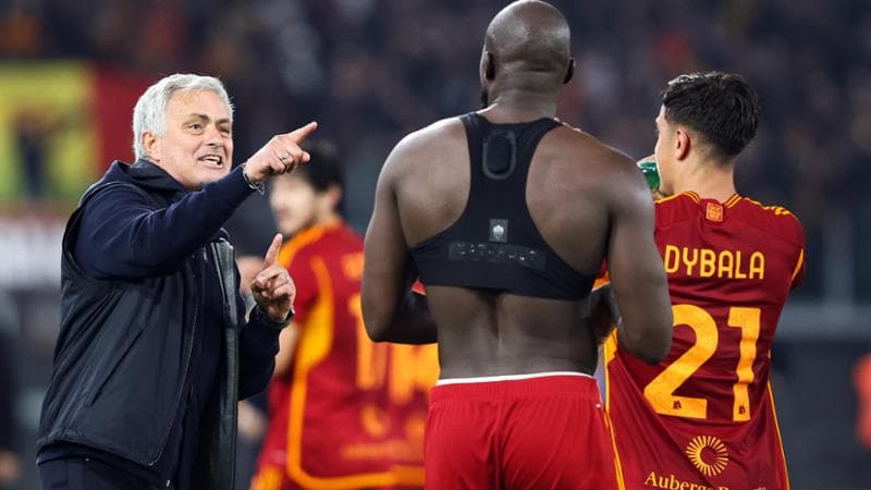 Mourinho si congratula con Lukaku
