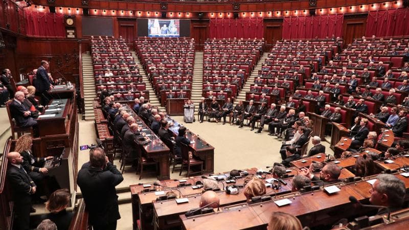 Montecitorio cerca stagisti per sei mesi gratis. La denuncia: “Dovrebbe dare il buon esempio”. La precisazione: “Iniziativa di formazione”