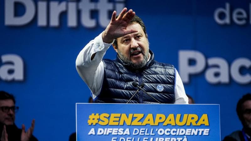 Accordo con l’Albania, Salvini rompe il silenzio e applaude: “Italia non è campo profughi”. Schlein: “Si violano diritti”. E l’Ue chiede chiarimenti