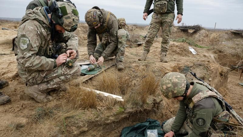 Militari ucraini durante un'esercitazione
