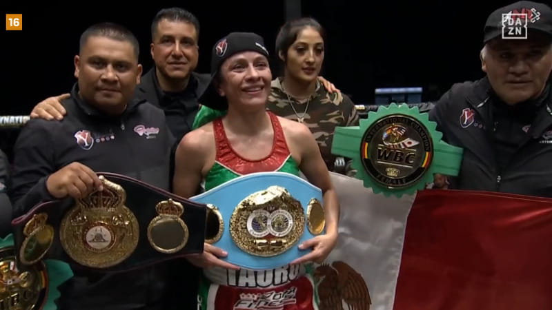 Irma Garcia con la cintura mondiale dei supermosca&nbsp;
