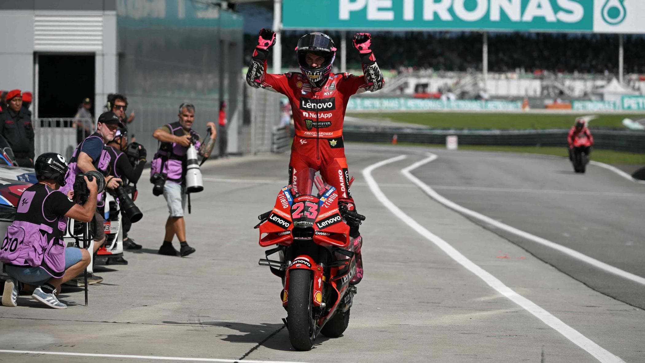 Bastianini vince il MotoGp Malesia 2023 davanti a Alex Marquez e ...