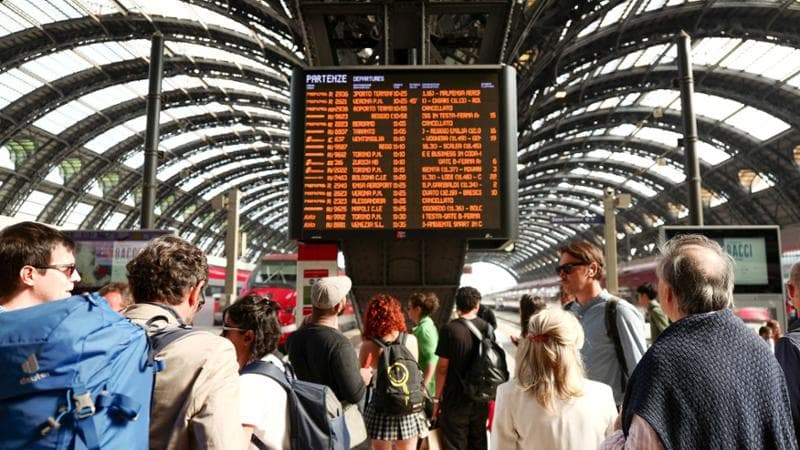 Sciopero 17 novembre, vademecum per chi viaggerà nel venerdì nero dei trasporti: voli “salvi”, treni e metro no